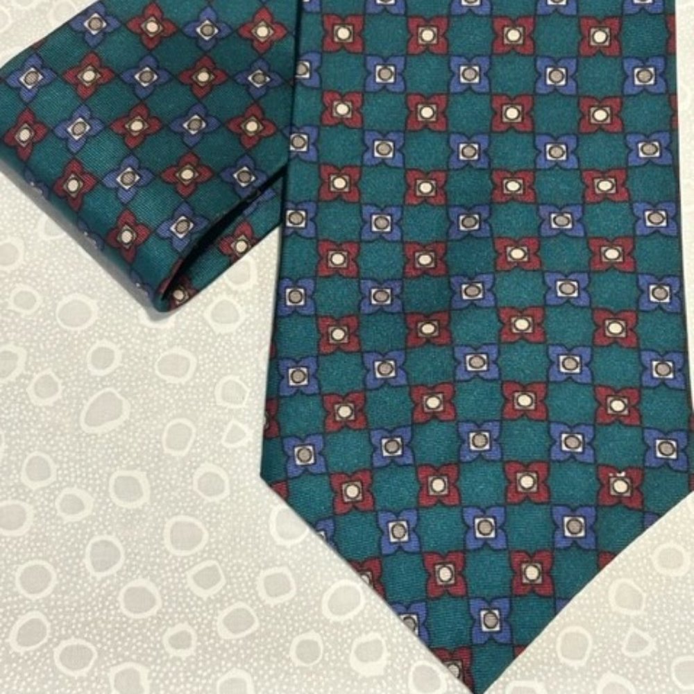 RESILIO 100% Silk Red Green Blue – VTG TIE